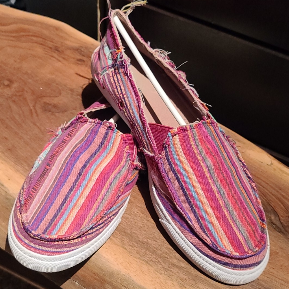 Sanuk slipper shoes